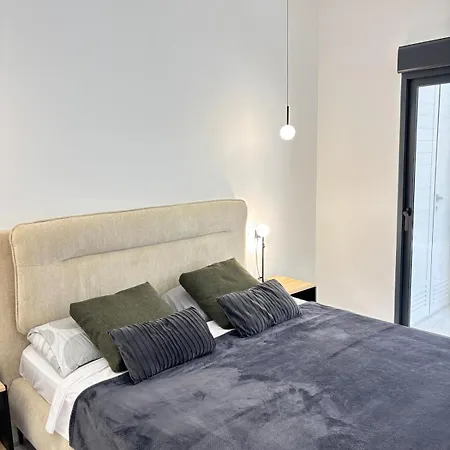 Modern And Exclusive 50m From Sea Center טורבייחה