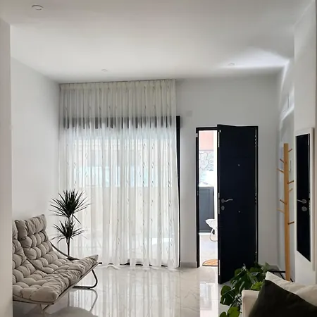 Modern And Exclusive 50m From Sea Center טורבייחה
